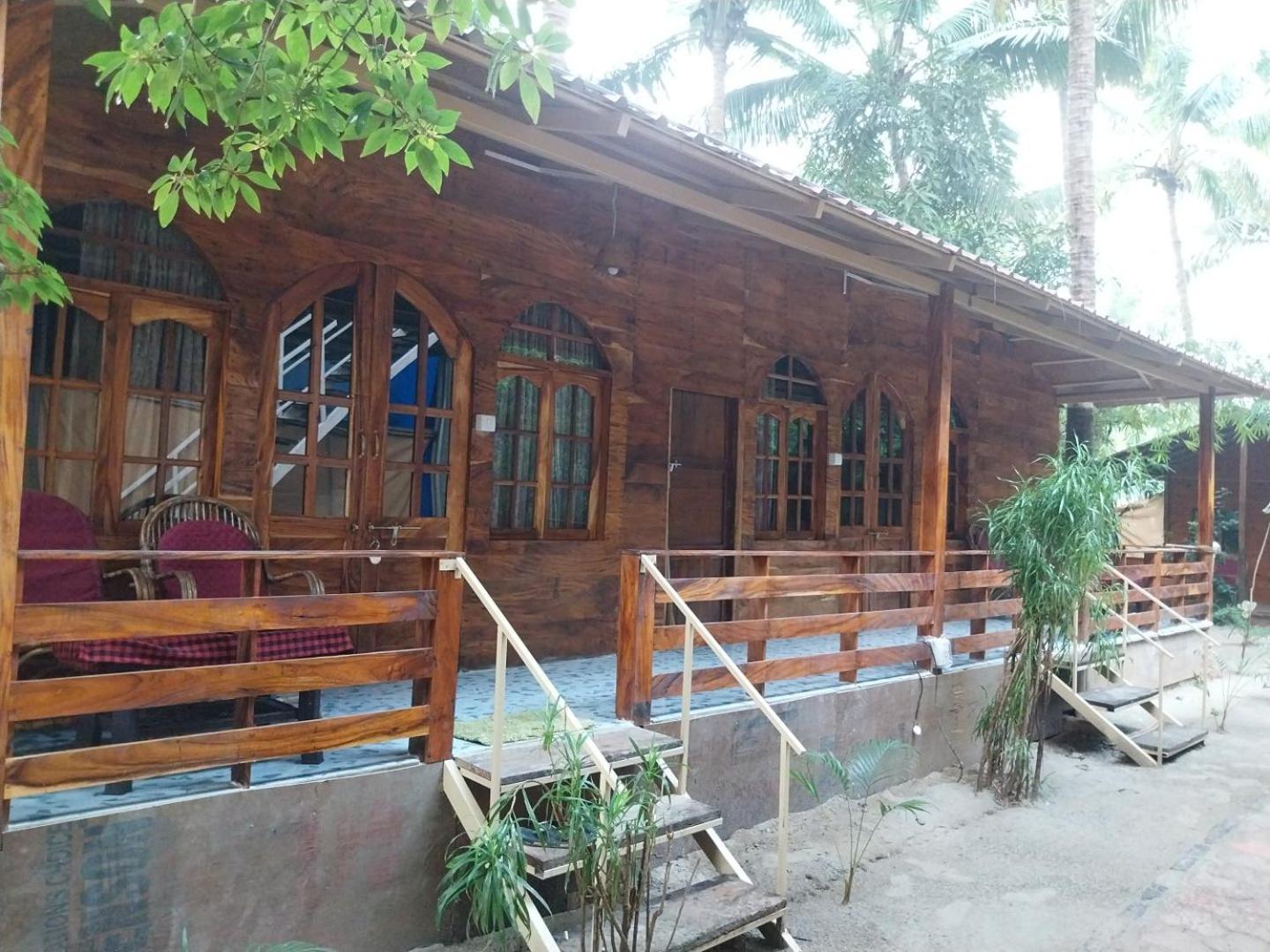 Fernandes Bar And Restaurant Bed & Breakfast Canacona Exterior photo
